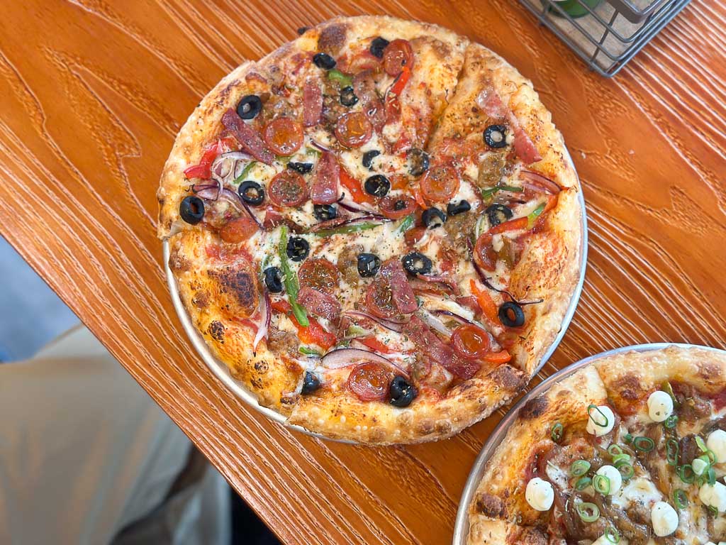 民權路美食》獨立披薩 Duli Pizza，手工低溫長時間發酵餅皮，每日數量有限！ @嘉義+1 | 嘉義加一